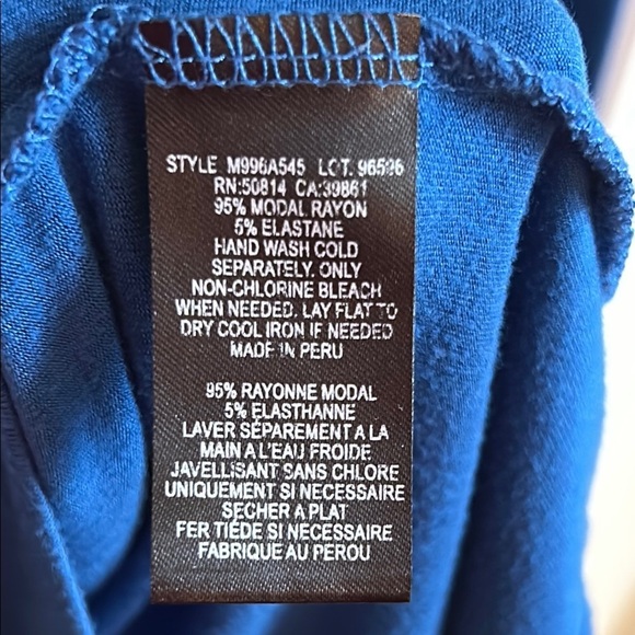 Tahari Blue Scoop Neck Long Sleeve Tee, size M - Picture 3 of 4